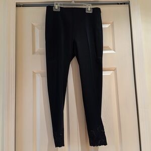 Jones of New York embroidered decorative pant cuffs, Capri length.